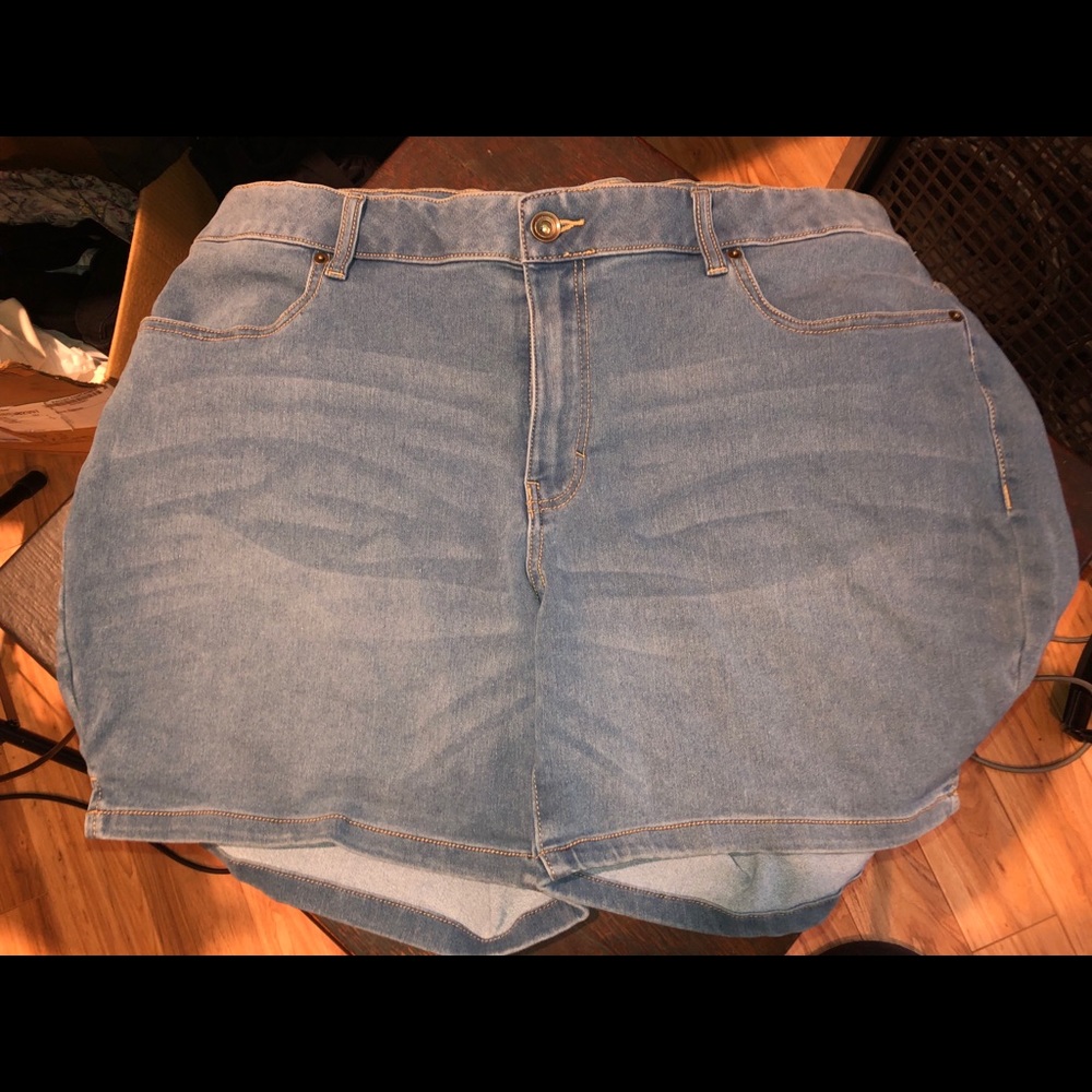 Terra & Sky plus jean shorts!